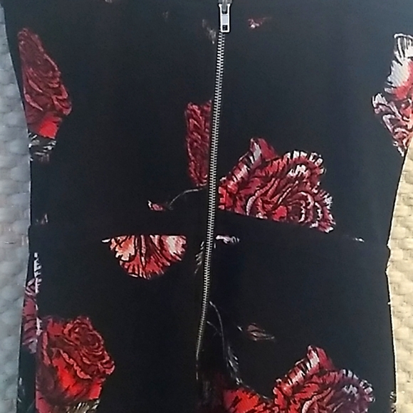 Dress - Picture 7 of 8